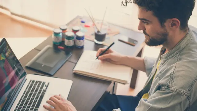 Ilustrasi bekerja di kantor (Foto: Forbes).