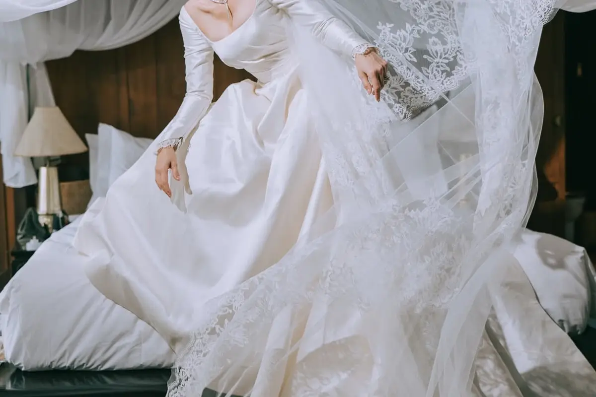 7 Model Gaun Nikah, Punya Luna Maya Jadi Sorotan