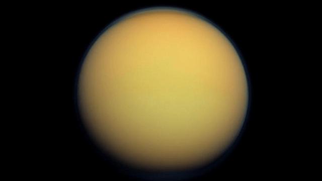 Titan, bulan Planet Saturnus