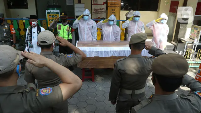 Arak-arakan Peti Mati dalam Sosialisasi Bahaya Covid-19 di Kecamatan Cilandak