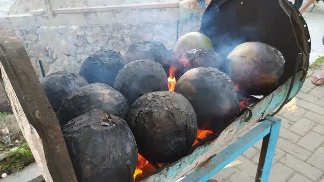 Kelapa Muda Bakar