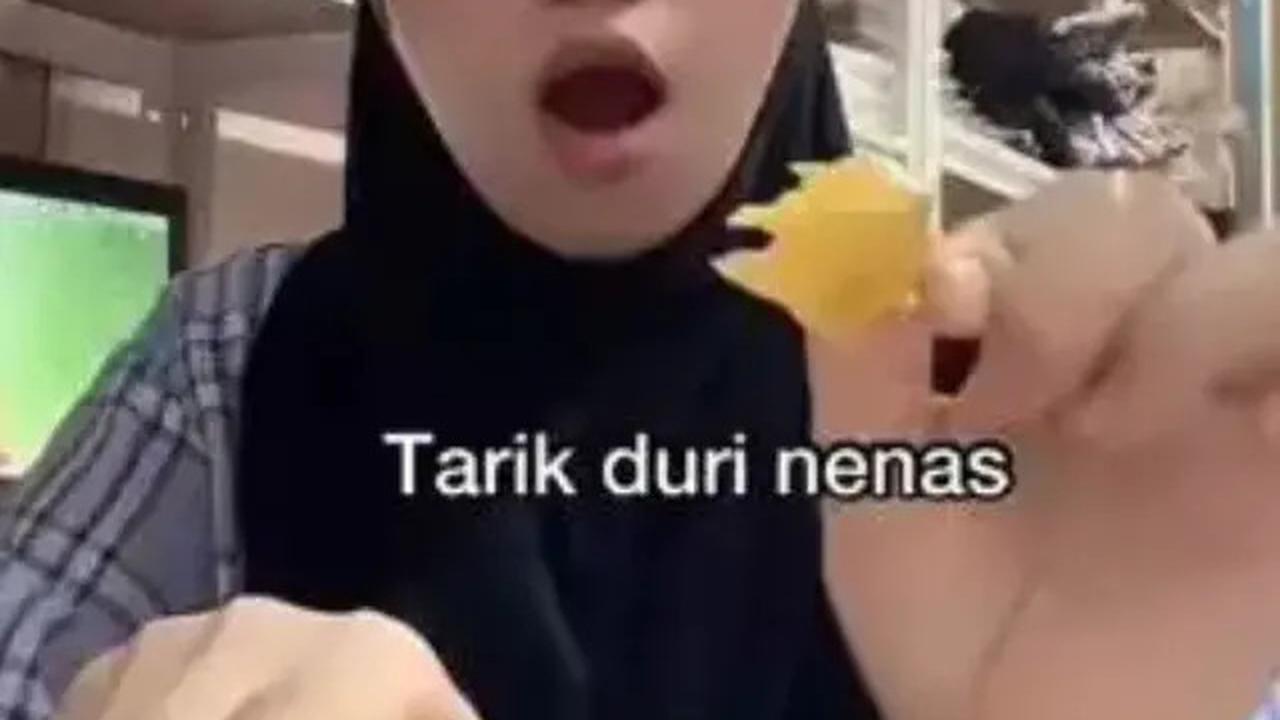 Cara Mengupas Nanas Tanpa Pisau yang Viral di TikTok, Praktis dan Mudah