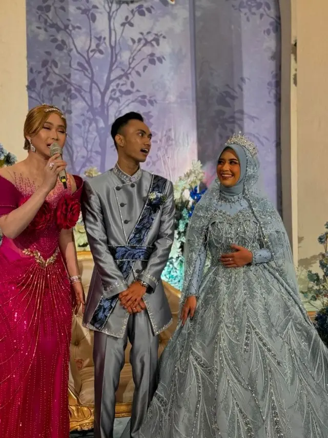 Potret Inul Daratista tampil di acara pernikahan anak Sultan Pamekasan Madura (Sumber: Instagram/inul.d)