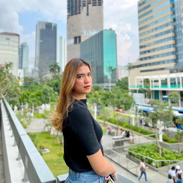 [Fimela] Shella Bernadetha