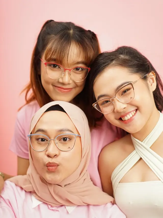 OWL Eyewear sangat fokus pada kualitas versus kuantitas, mengumpulkan koleksi yang pas, fungsional serta modis.