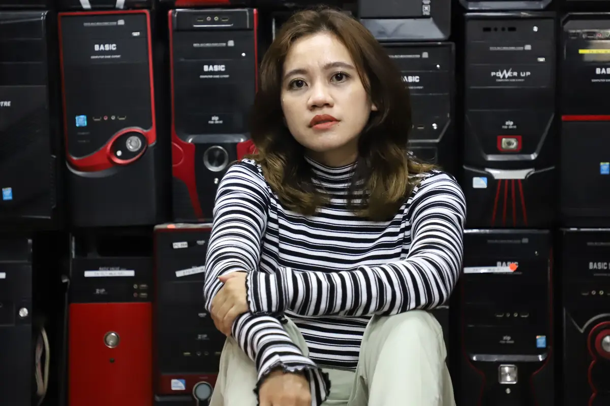 wanita februari menyikapi hidup