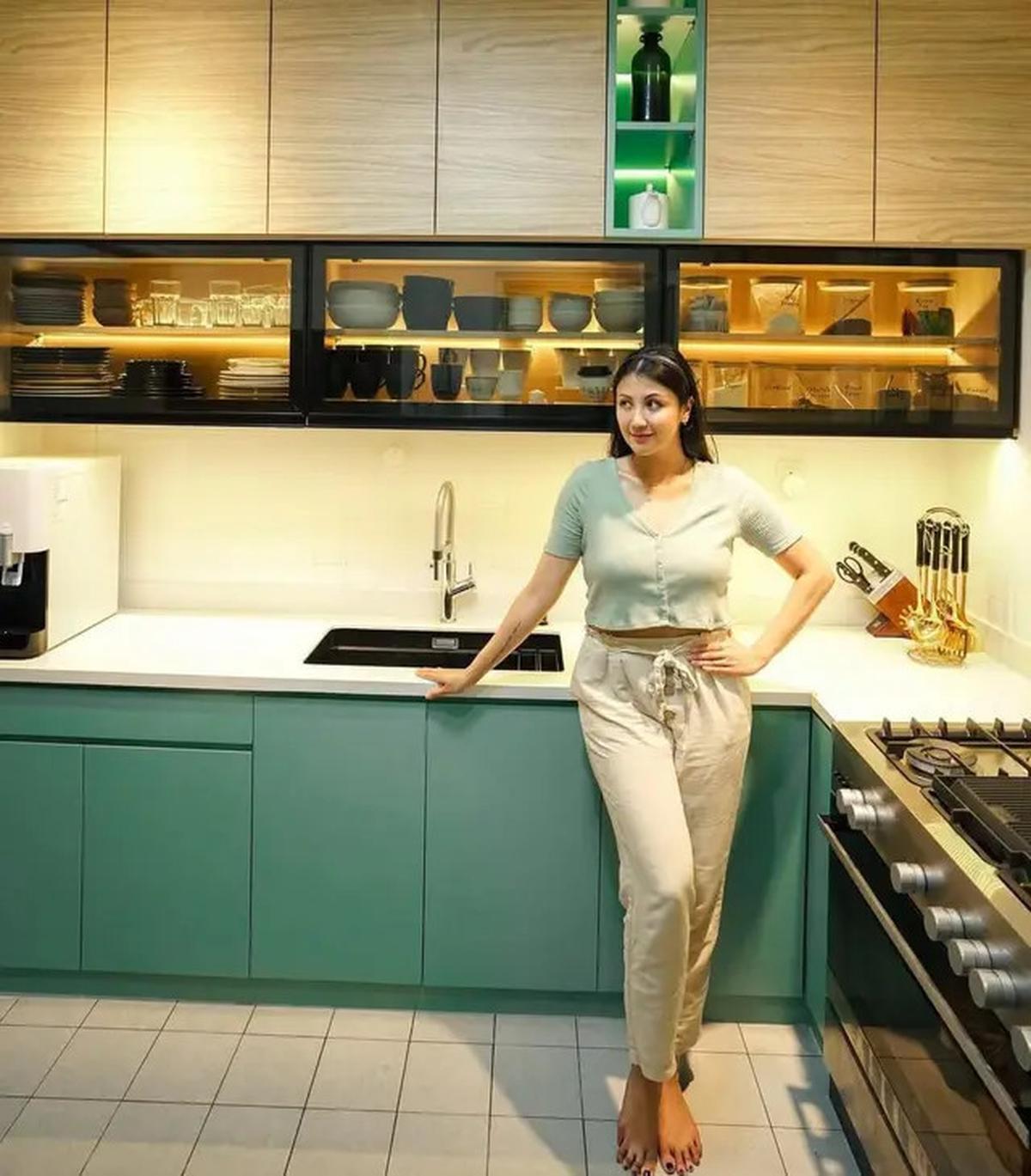 Potret Dapur Sharena Delon, Inspirasi Dapur Mungil yang Estetik dan Fungsional