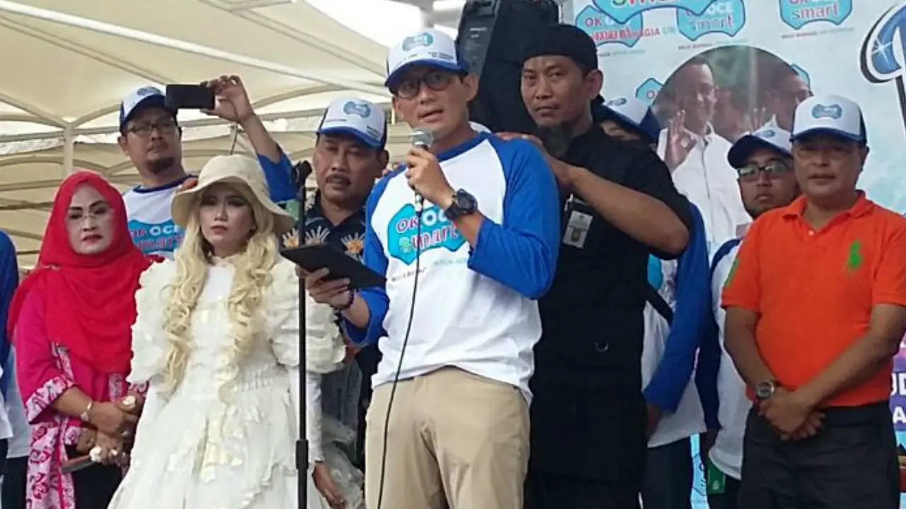 Sandiaga Uno Dipijat