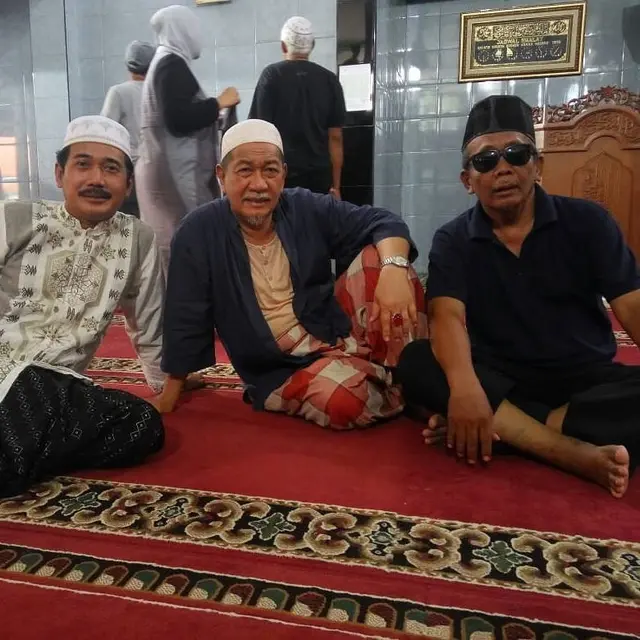 Yanto Tampan di lokasi syuting Para Pencari Tuhan. (Foto: Instagram @yantotampan)