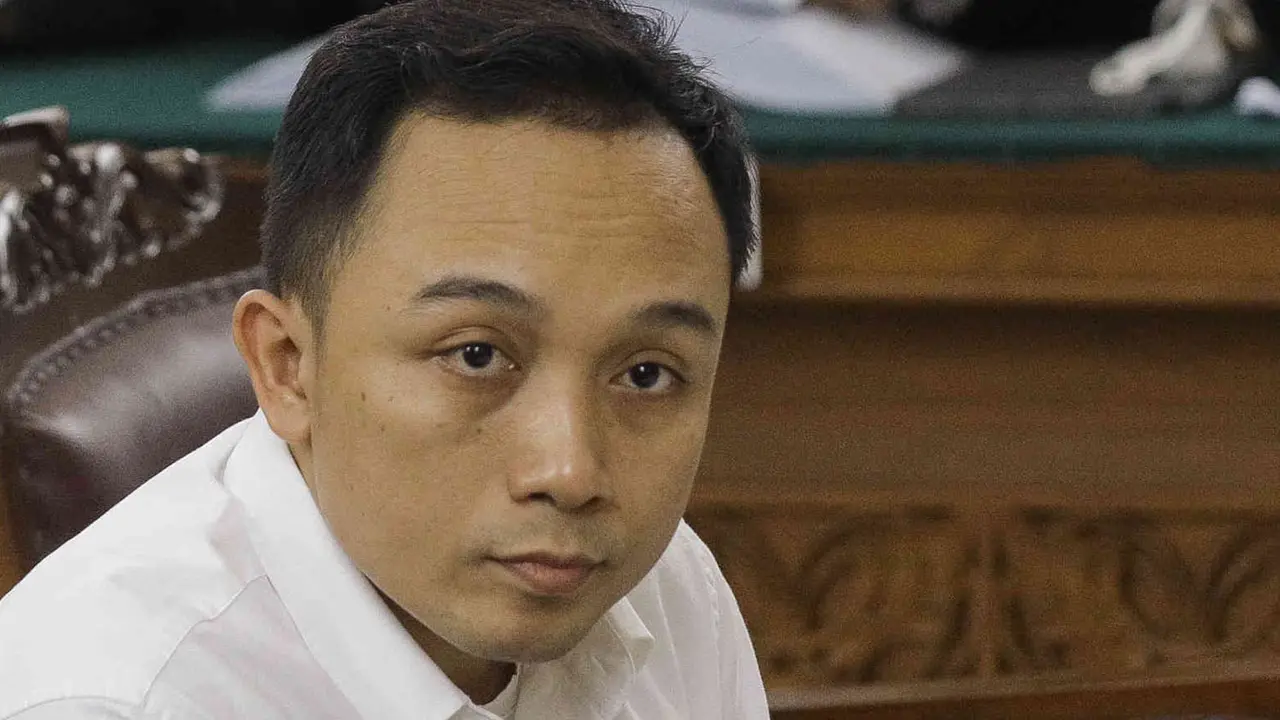 Ekspresi Tanpa Senyum Ricky Rizal Dituntut Delapan Tahun Penjara di Kasus Pembunuhan Brigadir J
