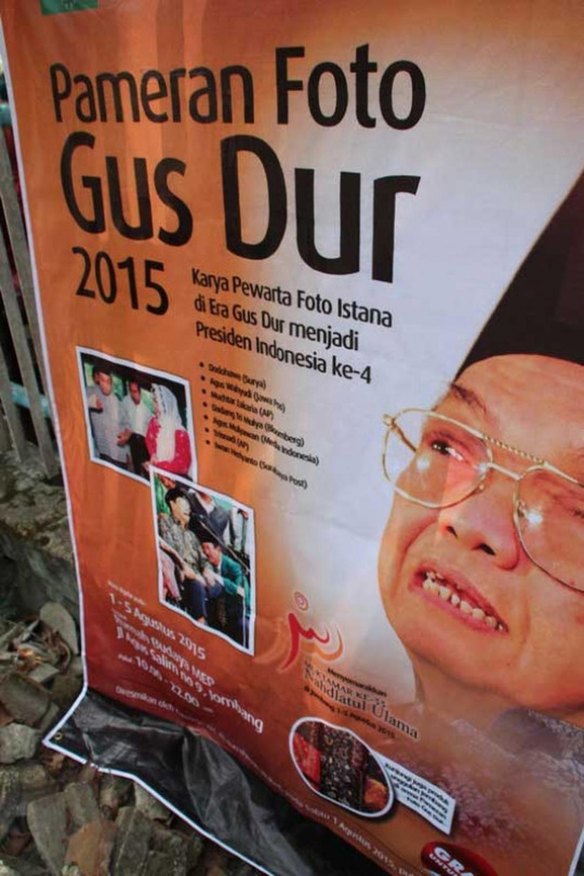 Melihat pameran foto Gus Dur saat menjadi Presiden