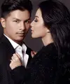 Diusia ke delapan tahun perjalanan kisah cinta Glenn Alinskie dan Chelsea Olivia berujung bahagia. Setelah lama berpacaran akhirnya dua sejoli ini mengumumkan pernikahan mereka. (viainstagram@chelseaolivia/Bintang.com)