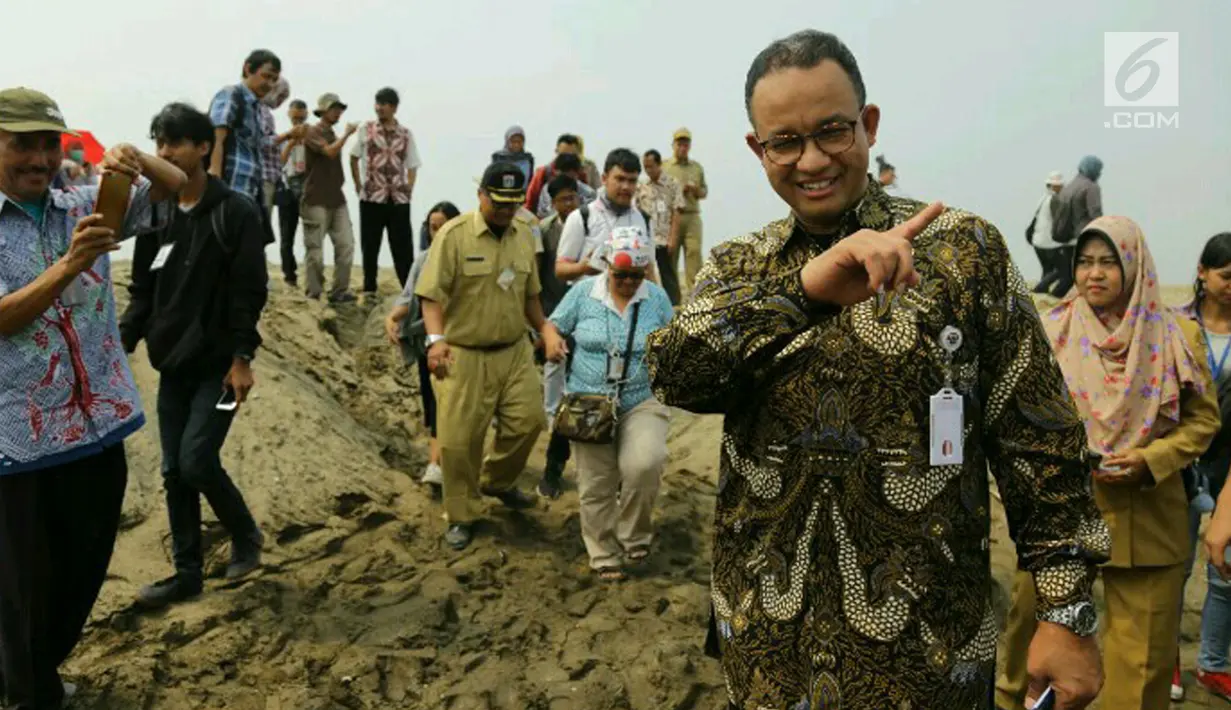 Suasana saat Gubernur DKI Jakarta Anies Baswedan memantau penyegelan bangunan di Pulau Reklamasi, Teluk Jakarta, Kamis (7/6). Suasana di Pulau D reklamasi terlihat sepi. (Liputan6.com/HO/Deka Wira Saputra)