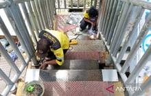 Dinas Bina Marga Tangani Cepat Lantai Bolong JPO Daan Mogot, Warga Berharap Perbaikan Menyeluruh