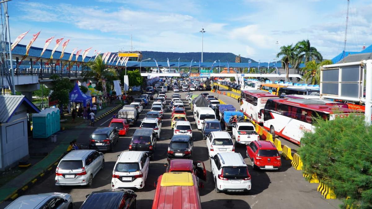 Puncak Arus Balik Lebaran ke Bali: Penumpang Membeludak di Penyeberangan Ketapang-Gilimanuk
