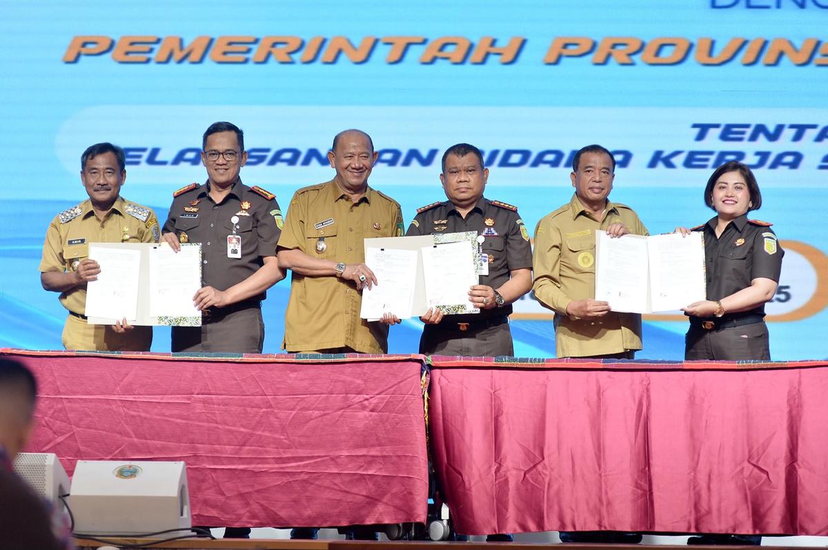 Gubernur Sumut Muhammad Bobby Afif Nasution saat Penandatanganan Perjanjian Kerja Sama (PKS) antara Kejaksaan Tinggi (Kejati) Sumut dan Pemerintah Provinsi Sumut