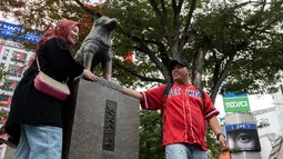 Hachiko, yang minggu ini genap berusia 100 tahun, adalah milik profesor universitas Hidesaburo Ueno. (Richard A. Brooks / AFP)