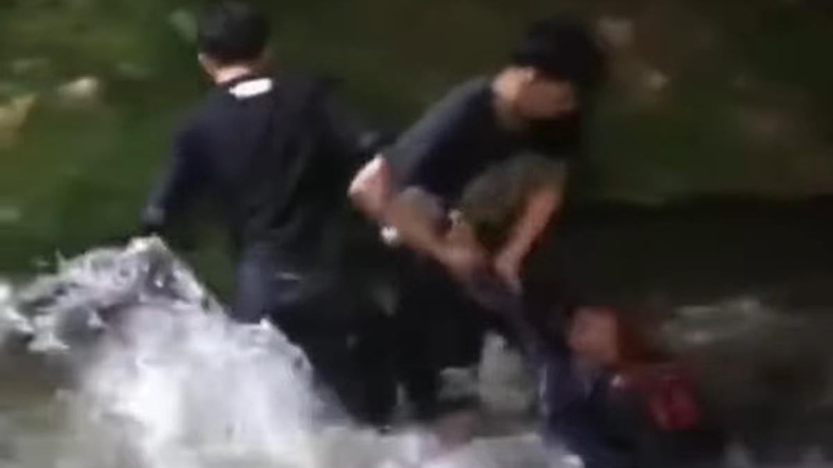 Viral Kepergok Curi Minyak Goreng, Perempuan Nyebur ke Kali