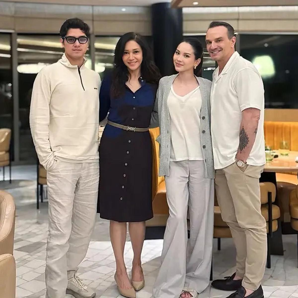 Gaya Old Money Maia Estianty Dinner Bareng Calon Besan Jelang Pernikahan Al Ghazali dan Alyssa Daguise