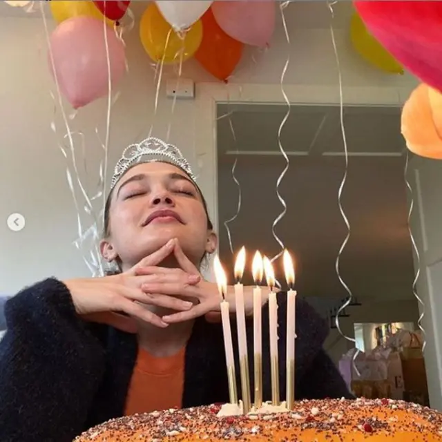 Gigi Hadid Saat Rayakan Ulang Tahun ke-25