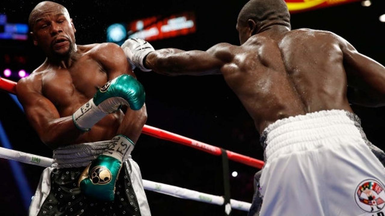 Ini pukulan-pukulan telak Mayweather di wajah Berto