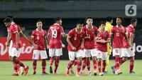 Pemain Timnas Indonesia U-19 bersiap menghadapi Brunei Darussalam U-19 pada laga lanjutan grup A Piala AFF U-19 2022 di Stadion Patriot Candrabhaga, Bekasi, Jawa Barat, Senin (4/7/2022). Timnas Indonesia U-19 langsung bermain menyerang dan unggul 7-0. (Liputan6.com/Helmi Fithriansyah)