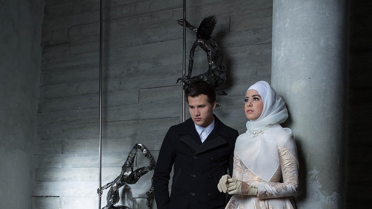 [Eksklusif] Risty Tagor - Stuart Collin dalam 'Glamour Time'