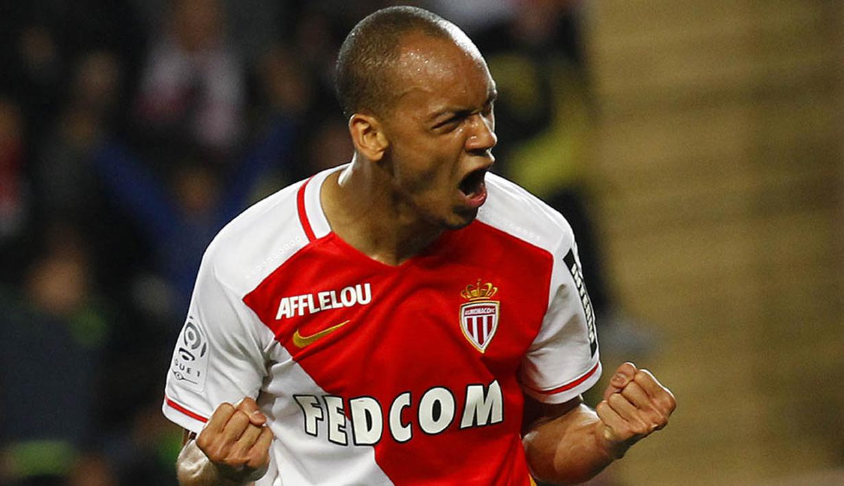 5. Fabinho, inkonsistennya penampilan Matteo Darmian membuat Jose Mourinho membutuhkan bek sayap kanan Monaco ini sebagai solusi. Mou dan Fabinho pernah bekerja sama di Real Madrid pada musim 2012/13. (AFP/Jean Christophe Magnenet)