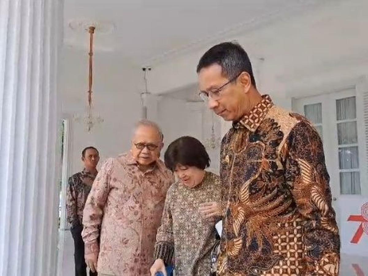 Heru menambahkan, Foke bahkan tak menyinggung keadaan saat ia memimpin Jakarta.