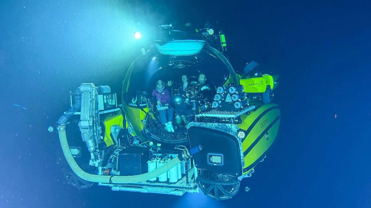 FOTO: Berburu Kehidupan Laut Dalam  Sulawesi dengan Kapal Selam