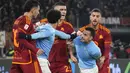 Kemenangan Lazio atas klub sekota AS Roma di ajang Piala Italia atau Coppa Italia juga diwarnai tiga kartu merah di penghujung pertandingan. (AP Photo/Gregorio Borgia)