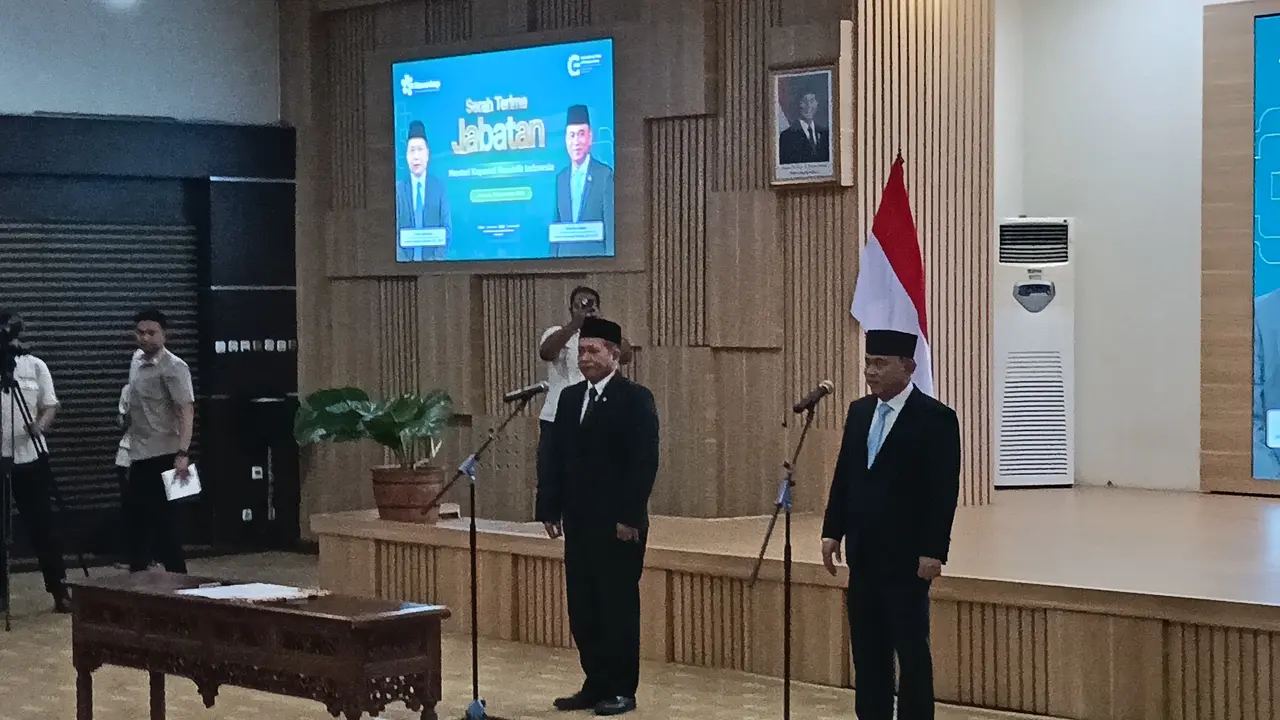 Acara serah terima jabatan (sertijab) menteri koperasi dari Budi Arie kepada Ferry Juliantono di Auditorium Kementerian Koperasi, Selasa (9/9/2025). (Foto: Liputan6.com/Maulandy R)