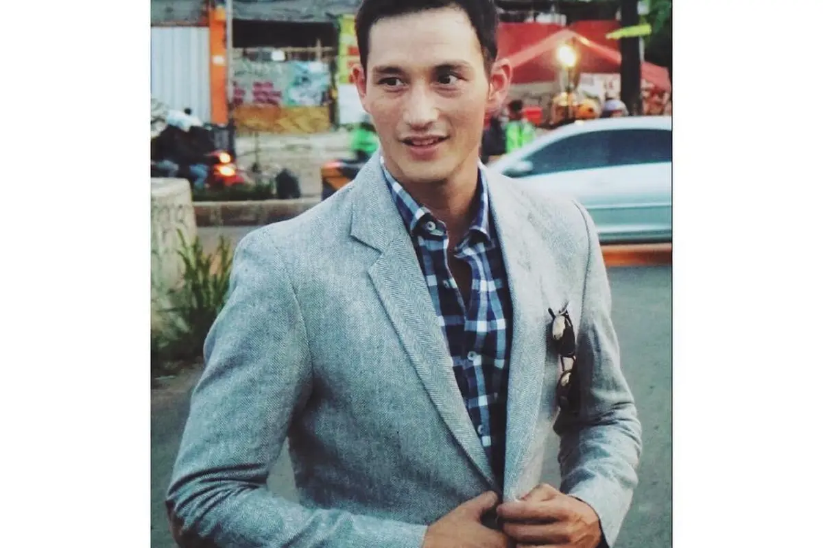 [Bintang] Mike Lewis