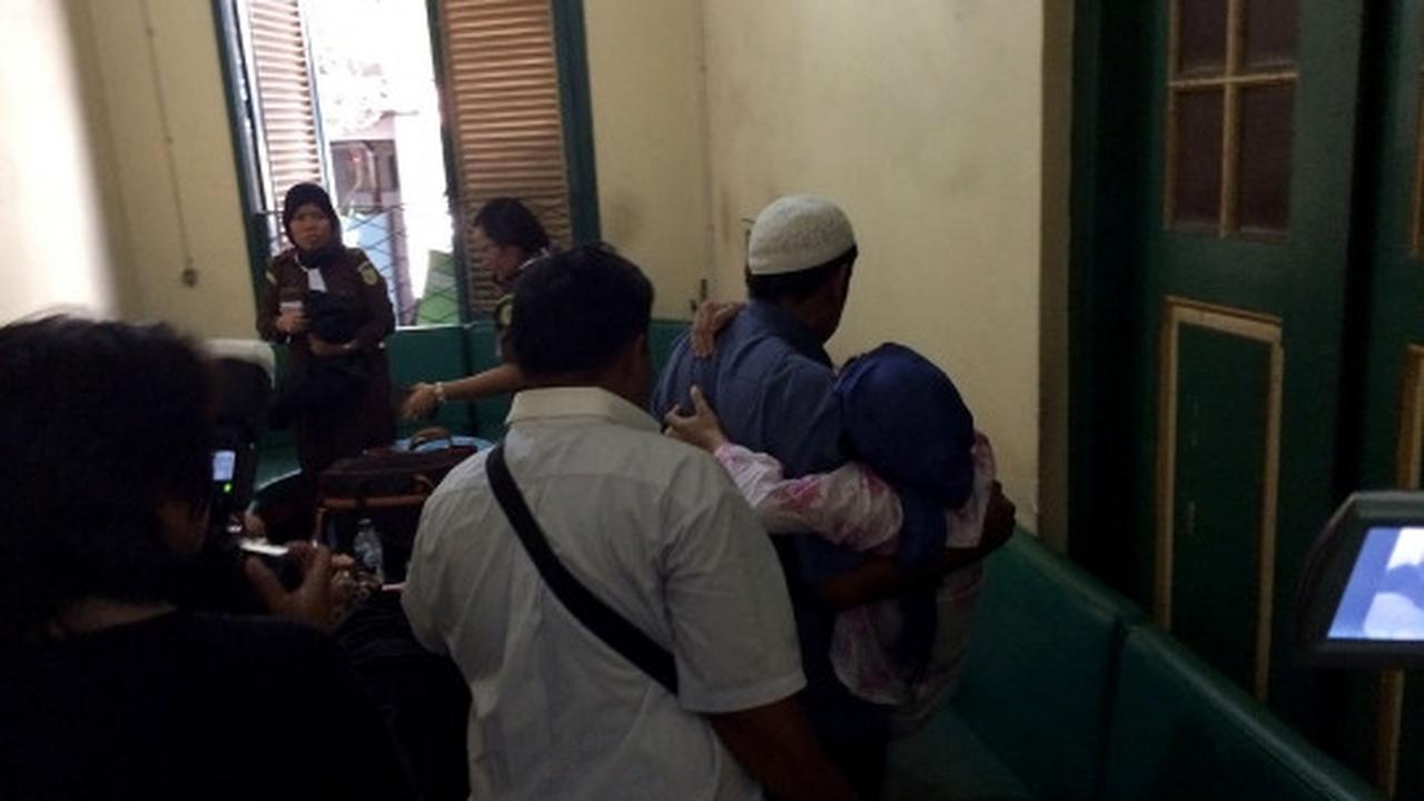 Terdakwa penganiaya PRT di Medan bopong istri jalani sidang tuntutan