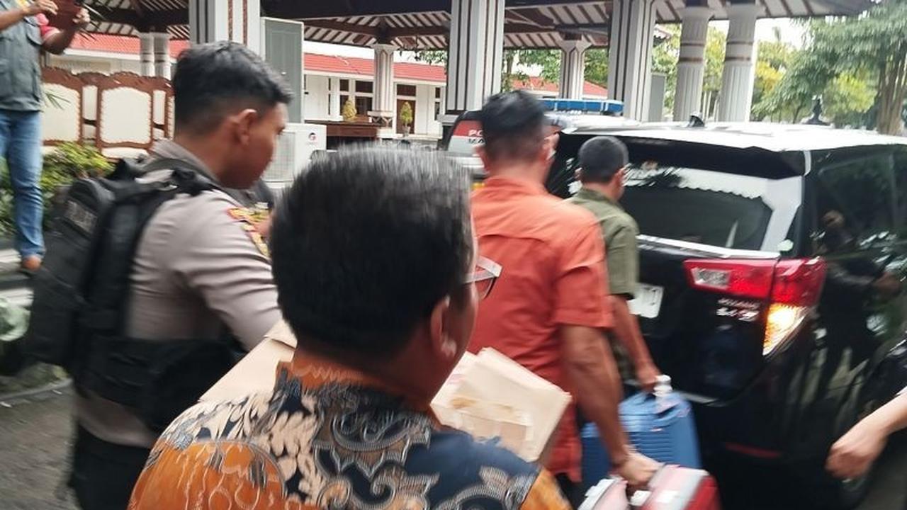KPK Tangkap Bupati Pati Sudewo: Terlibat Pemerasan Jabatan dan Suap Proyek Kereta Api