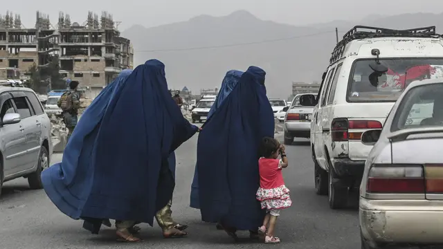 Wanita Berburqa