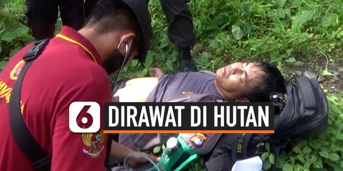 VIDEO: Kelelahan Antar Bantuan ke Pedalaman, Sejumlah Polisi Dirawat di Tengah Hutan