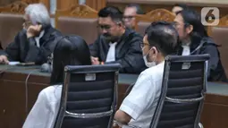 Zarof Ricar merupakan terdakwa kasus dugaan suap penanganan perkara terpidana pembunuhan Gregorius Ronald Tannur tahun 2024 dan gratifikasi tahun 2012-2022 dijatuhi hukuman 16 tahun penjara. (Liputan6.com/Angga Yuniar)