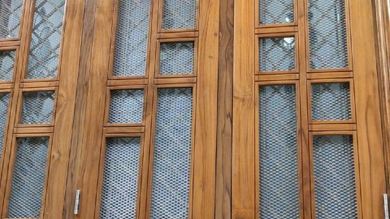 Desain Jendela Kayu Sederhana