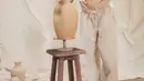 Pamerkan hasil pottery yang unik, Shenina Cinnamon turut pamer baby bump dengan busana kasual [@angga]