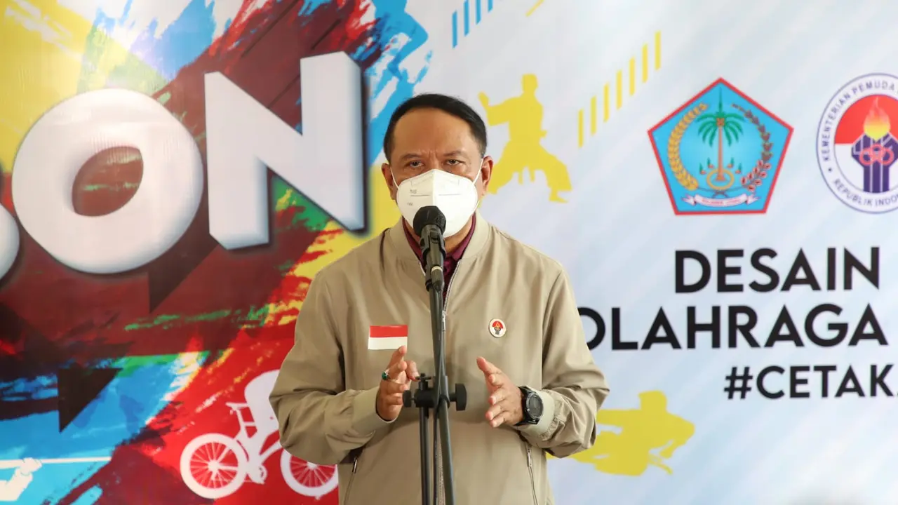 Menpora saat menggelar sosialisasi Perpres terkait DBON di Manado, Sulut.