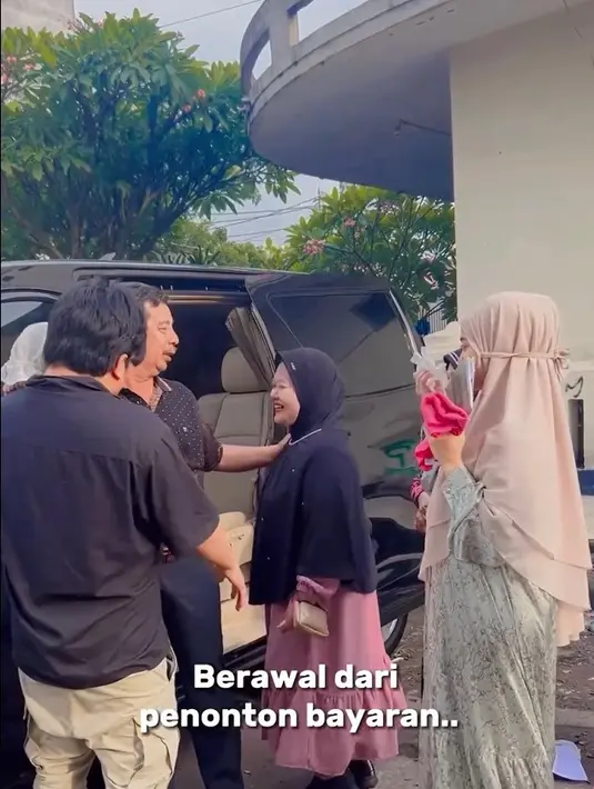 Masih menurut keterangan video singkatnya, sebelumnya manajernya juga telah membeli rumah. 
 [Instagram/irfanhakim75]