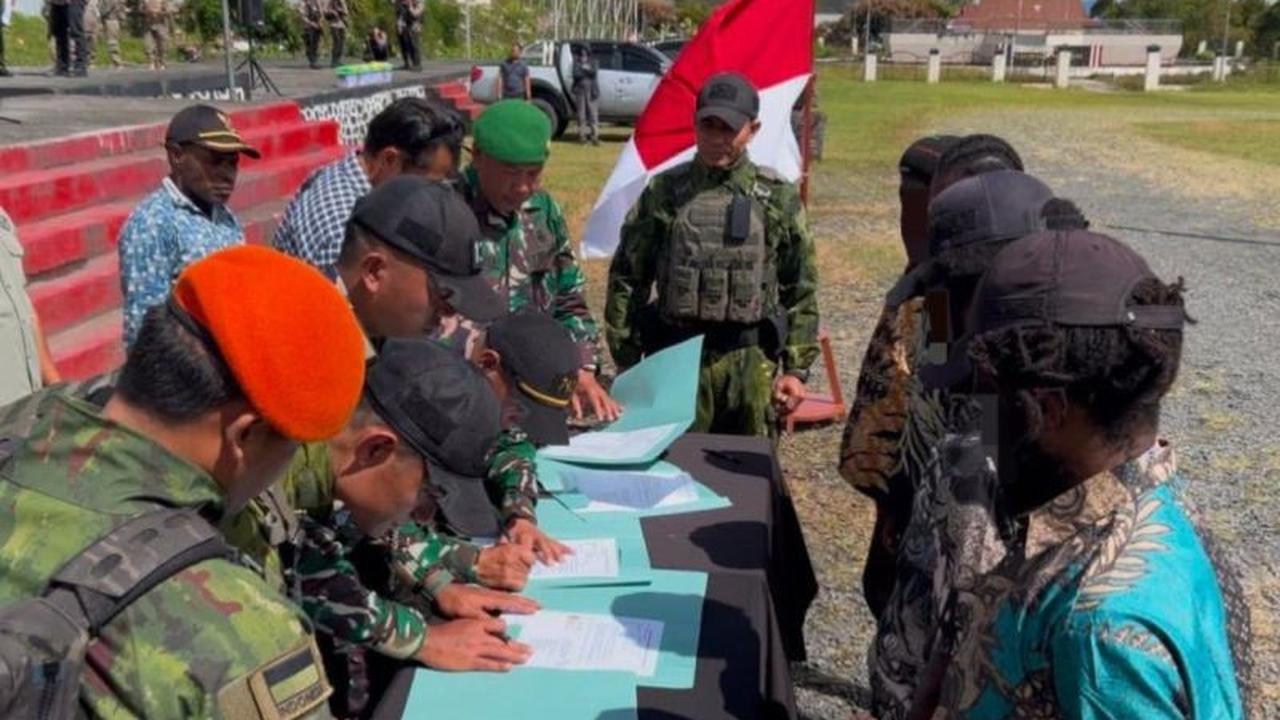 Lima Anggota OPM Mewoluk Puncak Jaya Ikrar Setia Kembali ke NKRI