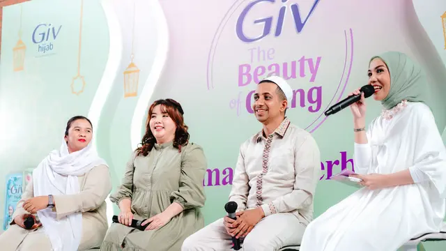 Habib Jafar dalam sharing session bertajuk “Buat Cantikmu Lebih Berarti” program The Beauty of GIVing Ramadan Berbagi di Tebet, Jakarta Selatan. (Foto: Dok. Tim Wings Group)
