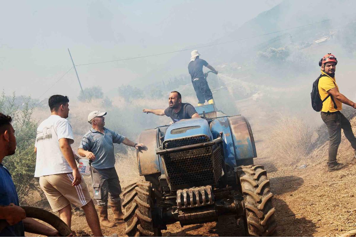 FOTO: Kebakaran Hutan Saat Gelombang Panas Ekstrem di Turki, Ribuan  Dievakuasi