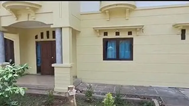 Sempat Terbengkalai, Ini 6 Potret Rumah Tiko yang Tampak Megah Usai Dicat Ulang