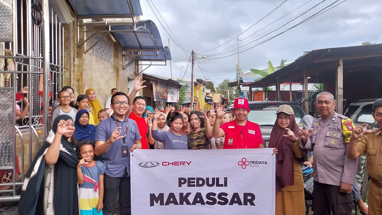 Chery Serahkan Donasi untuk Korban Banjir Makassar