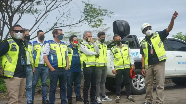 Dorna Sports meninjau ke Bandara Lombok untuk mengecek kesiapan fasilitas bandara dalam menyambut gelaran MotoGP di Mandalika, Lombok, NTB, Rabu (7/4/2021). (Dok Angkasa Pura I)