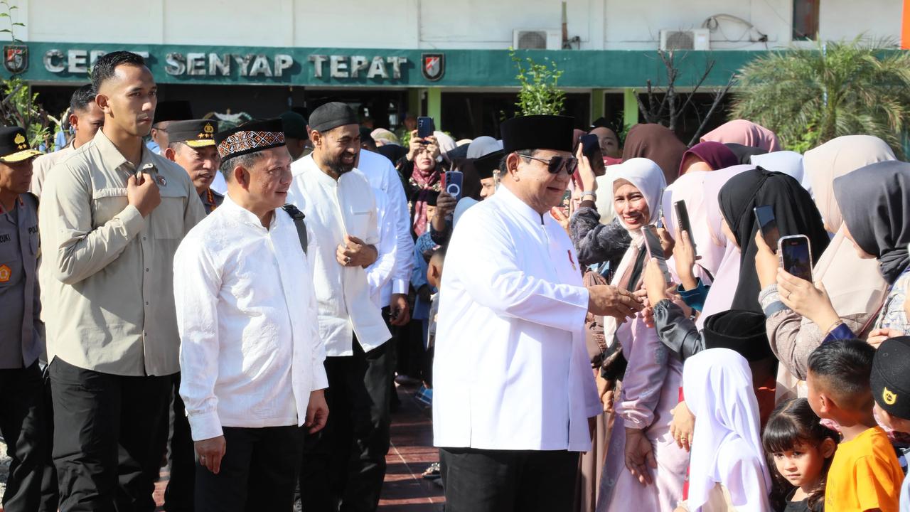 Kasatgas Tito Bersama Presiden Prabowo Laksanakan Salat Idulfitri di Kabupaten Aceh Tamiang