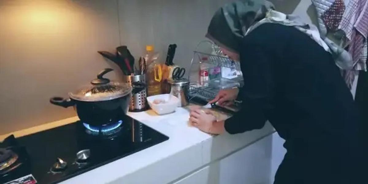Potret Dapur Minimalis di Rumah Aryani Fitriana dan Donny Michael, Modelnya Simpel Tapi Estetik